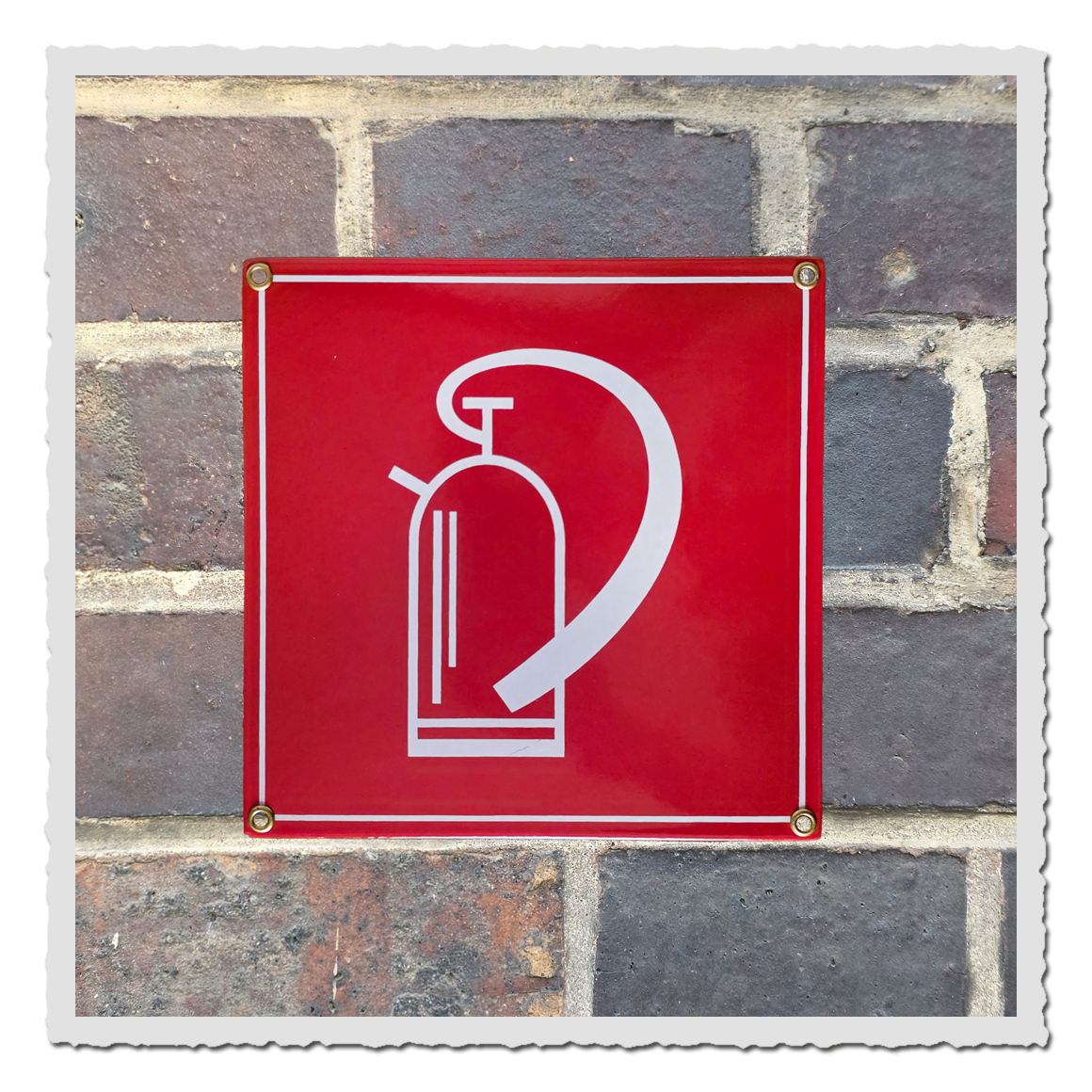 Emaille-Hinweisschild „Feuerlöscher“, rot, wetterfest und klassisch gestaltet